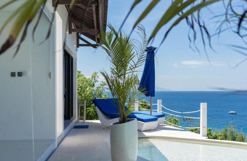 Penida Island Villa | 2BR Ocean View, Infinity Pool, Greek Style, Villa Kerylos