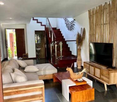 Cemagi Villa | 3 Minutes Walk to Cemagi Beach - Ombak Luxury Residence