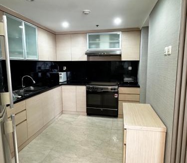 Semanggi Apartment | 3br modern sudirman tower condominum next to mall lippo nusantara