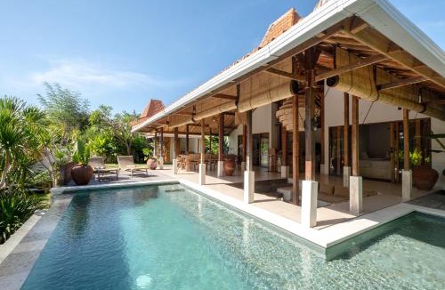 Uluwatu Villa | 3BR Villa Joglo Catalina - Family Gataway - Heart of Uluwatu
