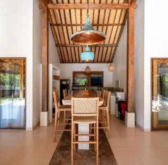 Uluwatu Villa | 3BR Villa Joglo Catalina - Family Gataway - Heart of Uluwatu