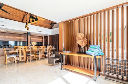 Kuta Selatan Villa | 4 Bedroom Waterfront Villa in Nusa Dua