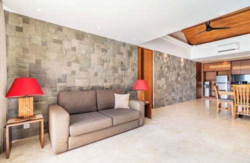 Kuta Selatan Villa | 4 Bedroom Waterfront Villa in Nusa Dua