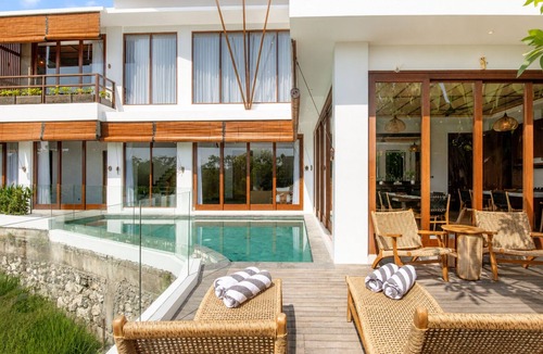 Batu Bolong Villa | 5BR Canggu Retreat Steps to Beach, Ricefield view