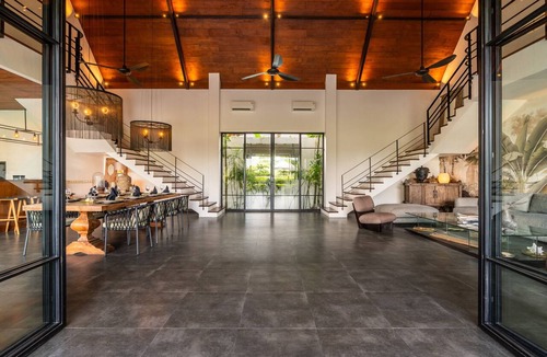 Pererenan Villa | 8-Bedroom Luxury Retreat Rice Field Views Beach Walk