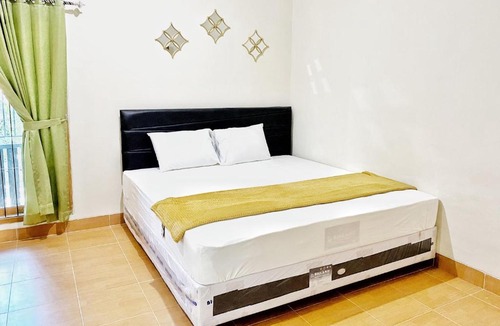 Nganjuk Hotel | Adipura Guesthouse Syariah Mitra RedDoorz near Terminal Nganjuk