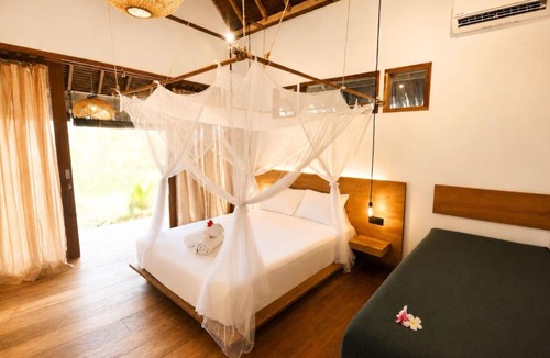 Sipura Island Hotel | Akar Mentawai
