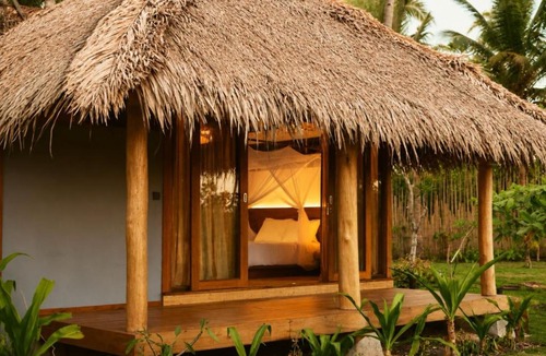 Sipura Island Hotel | Akar Mentawai