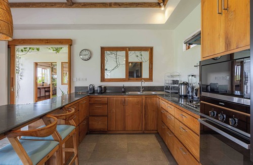 Umalas Villa | Amazing Rice-Field VIEW 3BR Villa 9px Next To Canggu