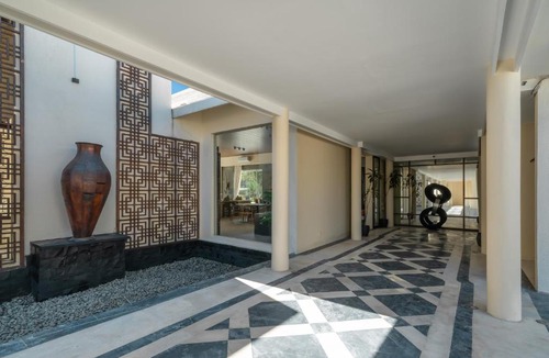 Uluwatu Villa | Anugrah - Iconic 8BR Cliff Villa with Jacuzzi, Sauna & Cinema