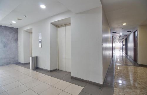 South Tangerang Hotel | Apartment Green Lake View Ciputat by Celebrity Room