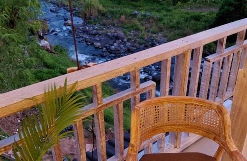Sidemen Hotel | ArtVilla Sidemen River