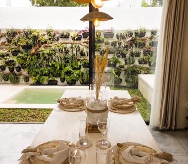 Uluwatu Villa | Bali Escapes- Studio And 1 Bedroom Villa