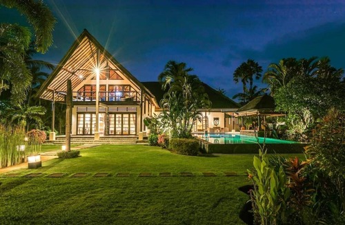 Banjartegehe Villa | Bali luxery beach villa near lovina