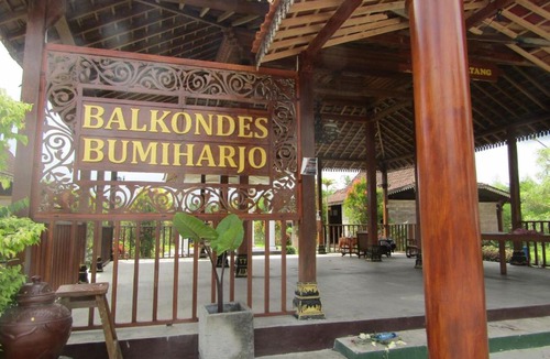 Borobudur Hotel | Balkondes Bumiharjo (Kampung Dolanan)