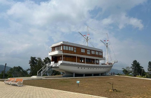 North Toraja Hotel | Batara White House