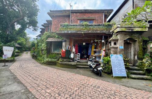 Ubud City-Centre Ski Chalet | BATI Private Living