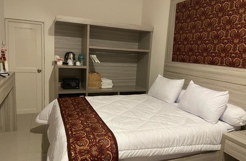 Jatinegara Apartment | BAYT AL HIKMAH is a perfect place to stay during a layover between two flights or to explore Jakarta