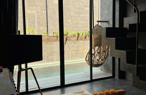 Batu Bolong Hotel | Beach Side Boutique Hotel with Private Rooftop Jacuzzi by Lima Bali