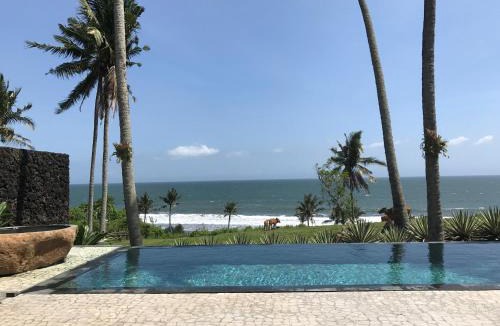 West Selemadeg Villa | Beachfront Villa