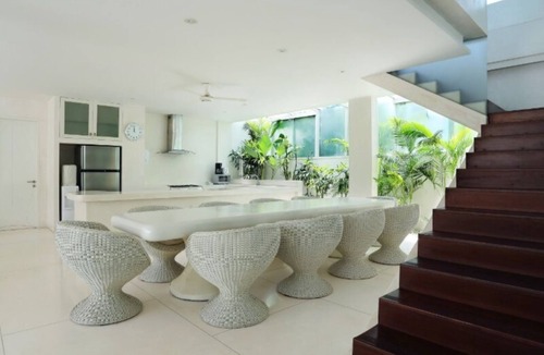 Batubelig Villa | Beachside 3 Bedroom Villa Seminyak, Modern