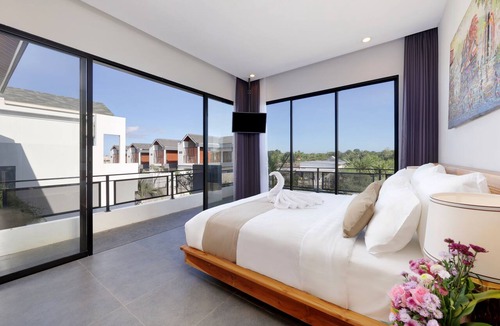 Kesiman Villa | Beachside Luxury 3BR A Tropis Style