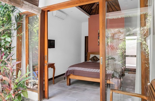 Kutuh Kaja Hotel | Belvilla Nirvana Near Monkey ForestNearCampuhan Ridge Walk