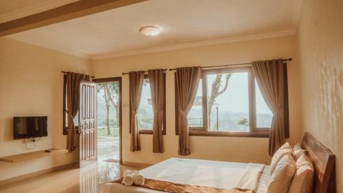 Trawas Hotel | Blessing Hills Family Resort & Hotel