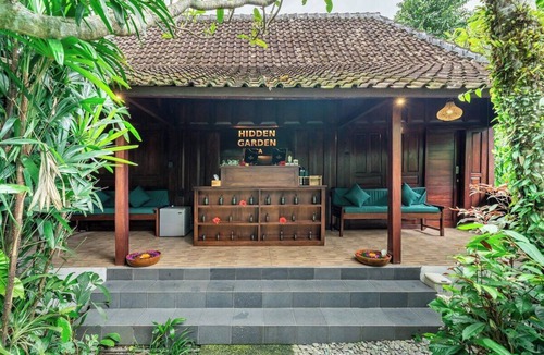 Penestanan Apartment | Brand NEW Hidden 2BR Gem in Ubud w Pool & Patio