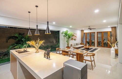 Umalas Villa | Brand NEW Villa, Huge Pool, Beach Access, 2 BDR