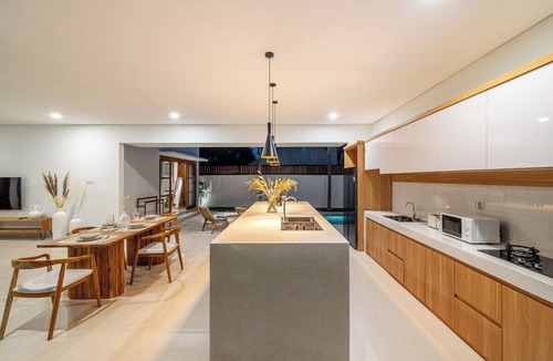 Umalas Villa | Brand NEW Villa, Huge Pool, Beach Access, 2 BDR