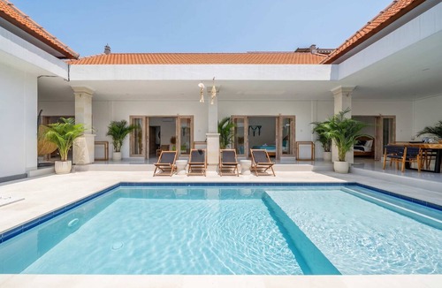 Banjar Semer Villa | Brand new private villa, large pool, beach access