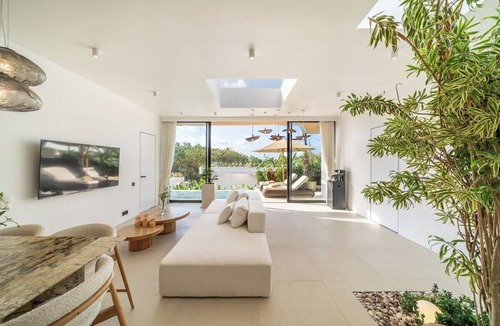 Bukit Villa | Brand New Private 2BR Villa+Huge Pool+Beach Access