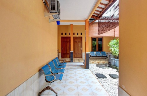 Yogyakarta House | Budget-Friendly Twin Stay w/Free WiFi