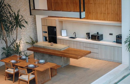 Cemagi Villa | Casa Cemagi by Orivista-LUX 3BR Tropical, 2 Min to Beach