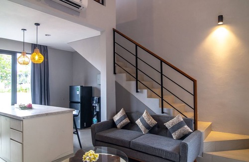 Kediri Villa | Casa de la Vida·Charming 2BR townhouse garden view