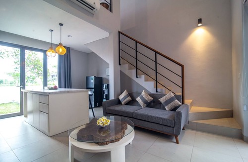Kediri Villa | Casa de la Vida·Charming 2BR townhouse garden view