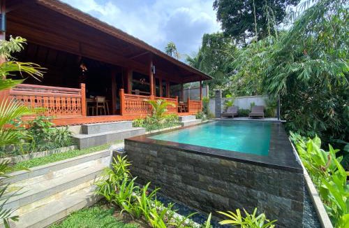 Penestanan Villa | Charming 1BR Wooden Villa Private Pool & Sunset View
