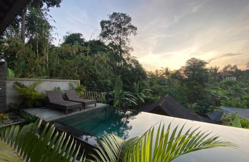 Penestanan Villa | Charming 1BR Wooden Villa Private Pool & Sunset View