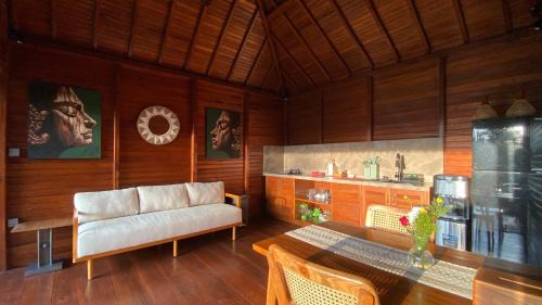 Penestanan Villa | Charming 1BR Wooden Villa Private Pool & Sunset View