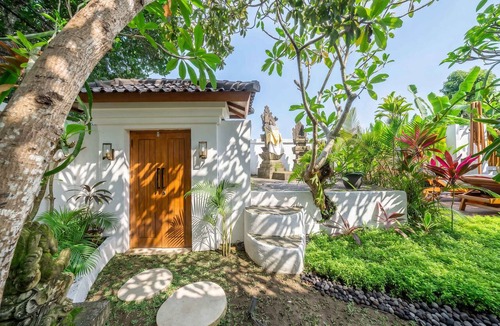 Penestanan Villa | Chic 1BR Stay w Garden Tub&Pool by Tropical Jungle
