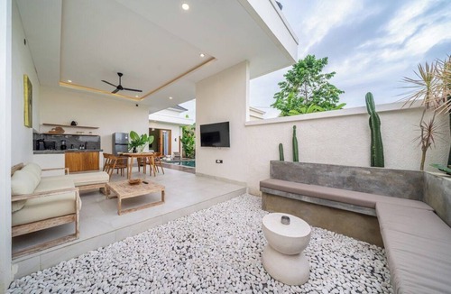 Umalas Villa | Chic 2BR Canggu Hideaway w Spacious Pool & Patio