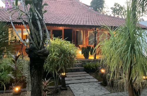 Bandengan Hotel | Chill Retreat-Jepara