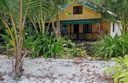 Nuhu Roa House | Coaster Cottages