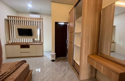 Borneo Hotel | Collection O near Bandar Udara Aji Penge