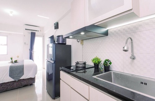 South Tangerang Apartment | Comfortable And Functional Studio Room At Apartment Urbantown Serpong