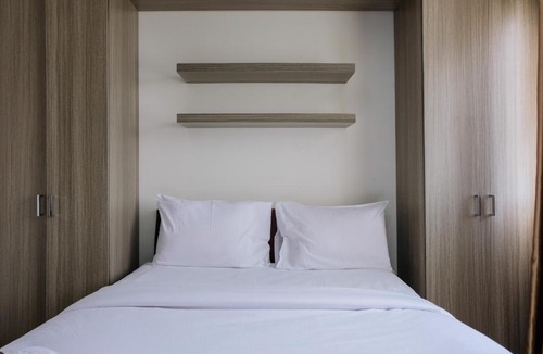 Ciputat Apartment | Comfy and Tranquil Studio Room Bintaro Icon Apartment By Travelio
