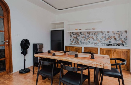 Praya Barat House | Costa Luna Villa, Modern Mediterranean Villa Near Lancing Beach