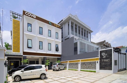 Kebon Jeruk Hotel | Cove Tripuri