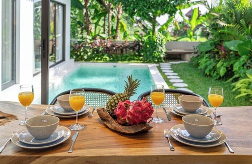 Melayang Villa | Cozy 2BR in Ubud w Rice Field&Temple Views+Pool